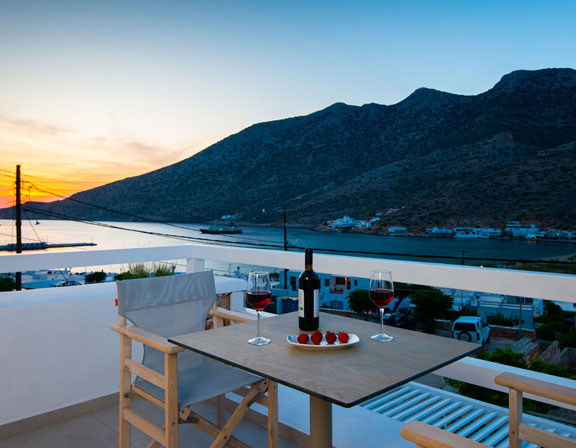 Sunlight superior hospitality in Sifnos - Large veranda with sunset views