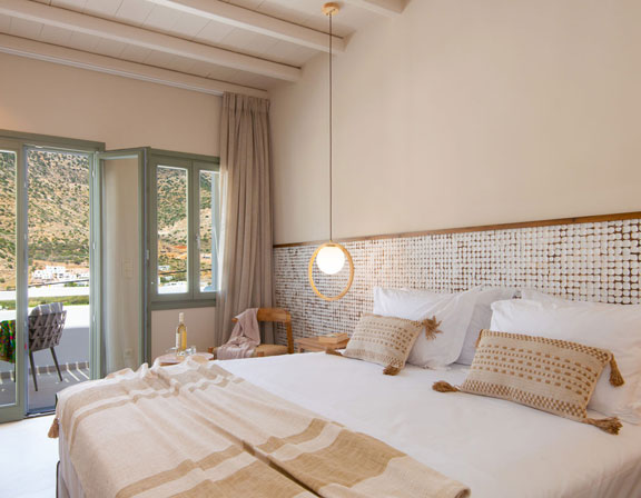 Sunlight superior hospitality στη Σίφνο - Δίκλινο δωμάτιο με King size κρεβάτι