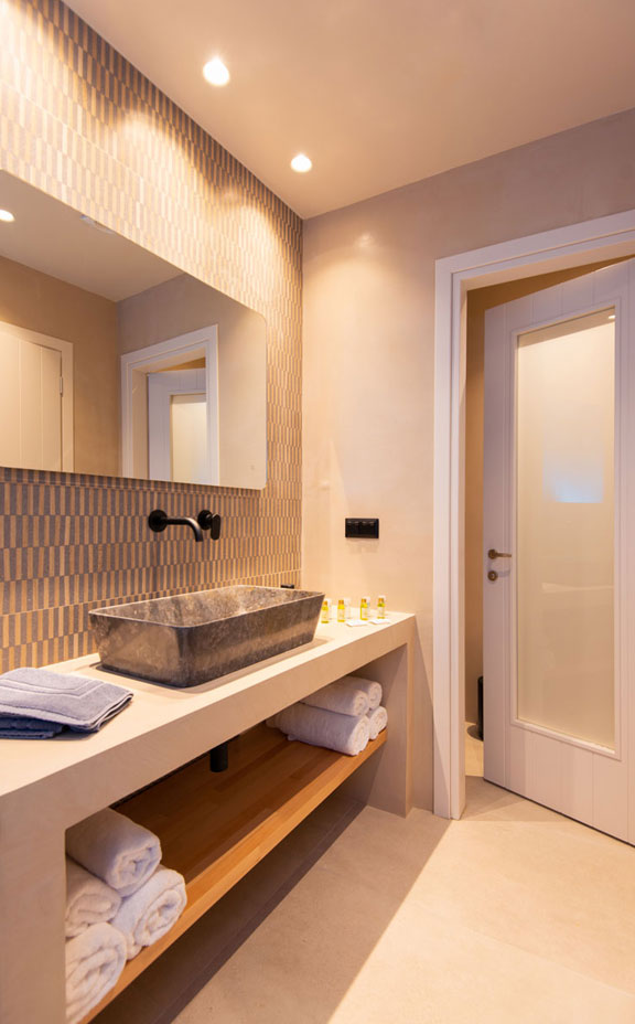 Sunlight superior hospitality à Sifnos - Salle de bain moderne