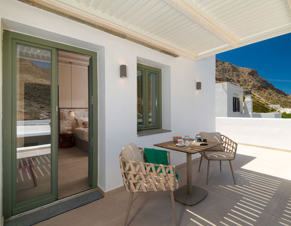 Sunlight superior hospitality in Sifnos - Veranda with lounge