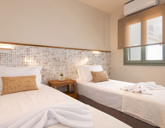 Sunlight superior hospitality στη Σίφνο - Δωμάτιο με μονά κρεβάτια