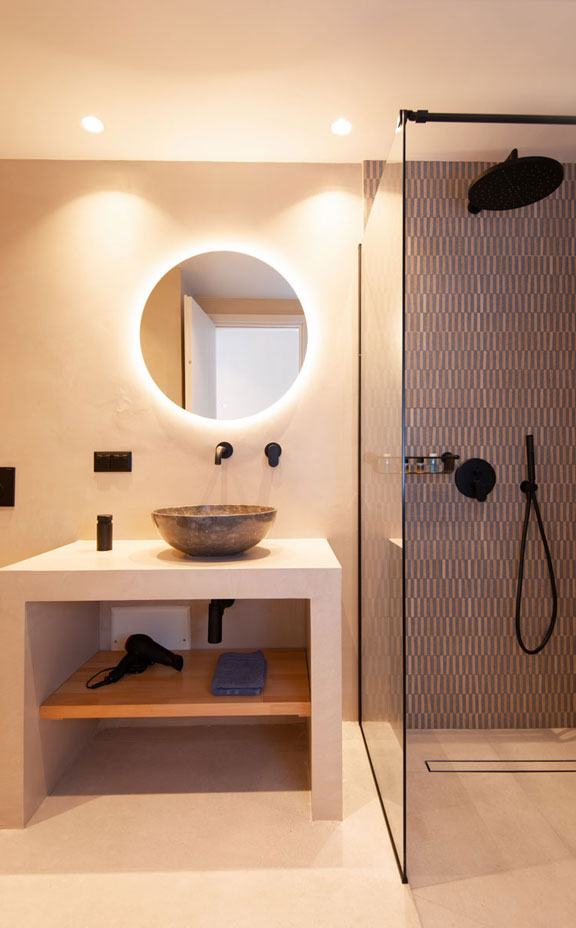 Sunlight superior hospitality à Sifnos - Salle de bain moderne avec cabine de douche